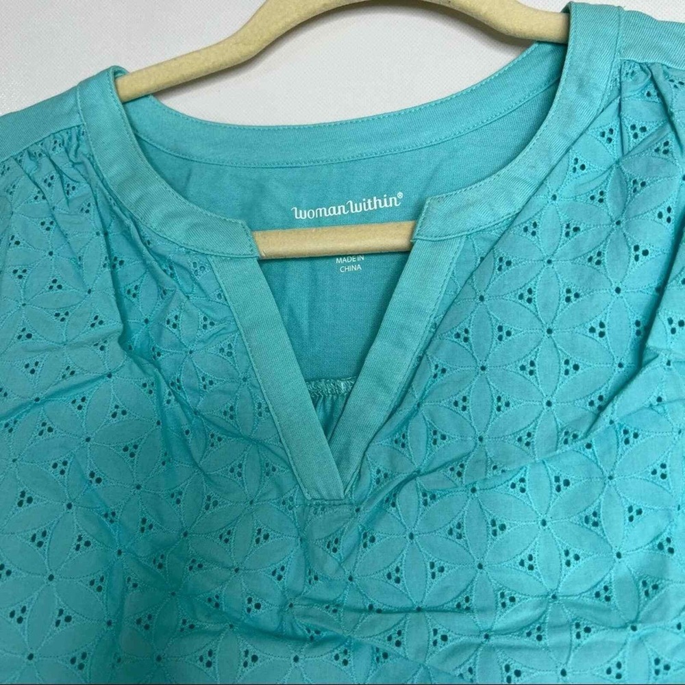 Woman Within Eyelet Top Women 14/16 M Aqua Blue Short Sleeve Split Neck - Picture 4 of 8